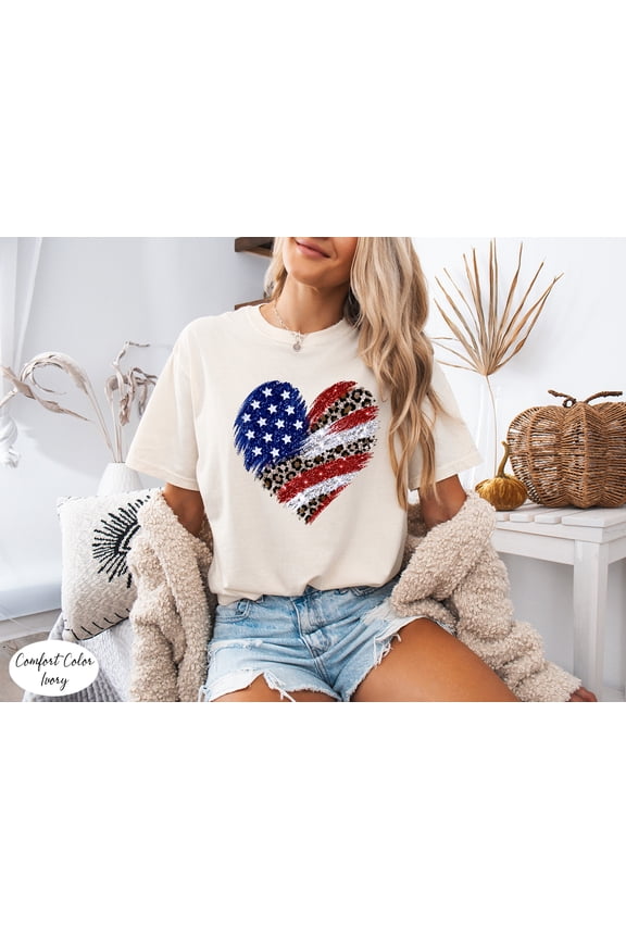 Comfort Color Patriotic Heart 4th of July Shirt, USA Flag Leopard Print Graphic Tee, Independence Day T-Shirt for Women