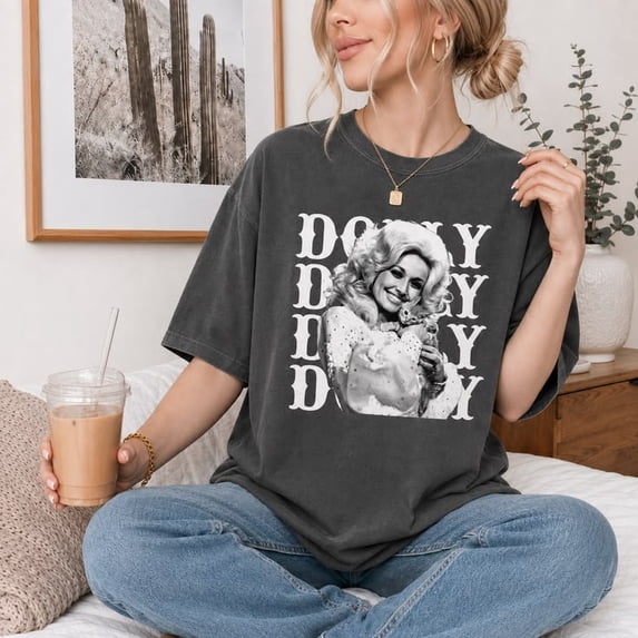 Comfort Colors Dolly Vintage Country Music Graphic T-Shirt, Retro Black and White Portrait Unisex Tee
