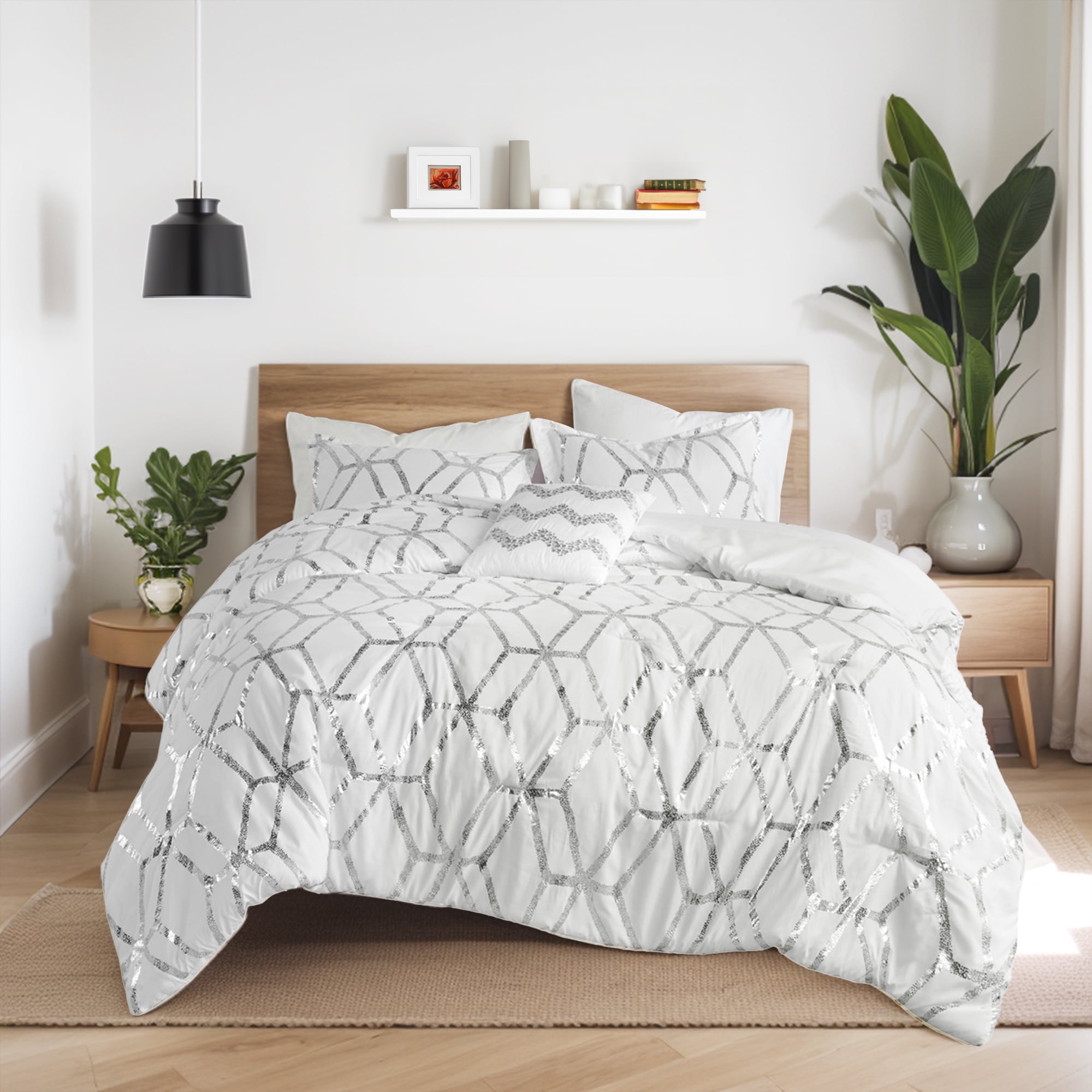 White and Silver Geometric Full/Queen Comforter Set