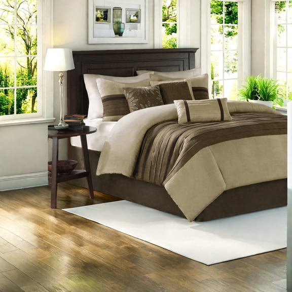Comfortable 7Piece Faux Suede Bedding Set Polyester Queen Size for Modern Bedrooms