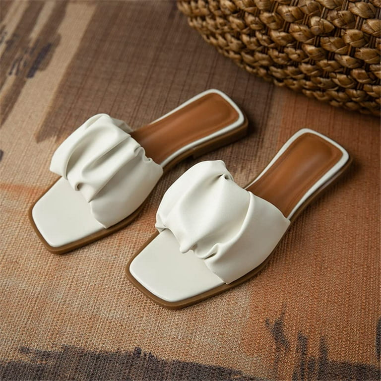Soft feelings flat sandal sales