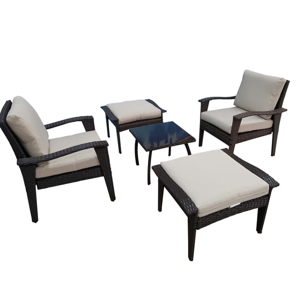 Comfortable Lounge Chairs / Poolside Sunbathing / Relaxing Outdoor Experience
