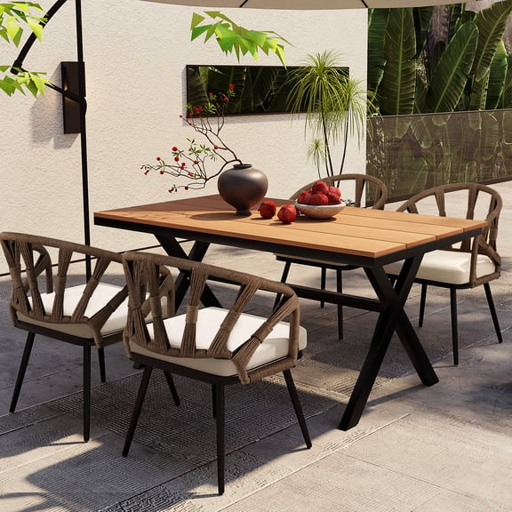 Comfortable Outdoor Seating for 4 / In American Design Style / Practical for Outdoor Living