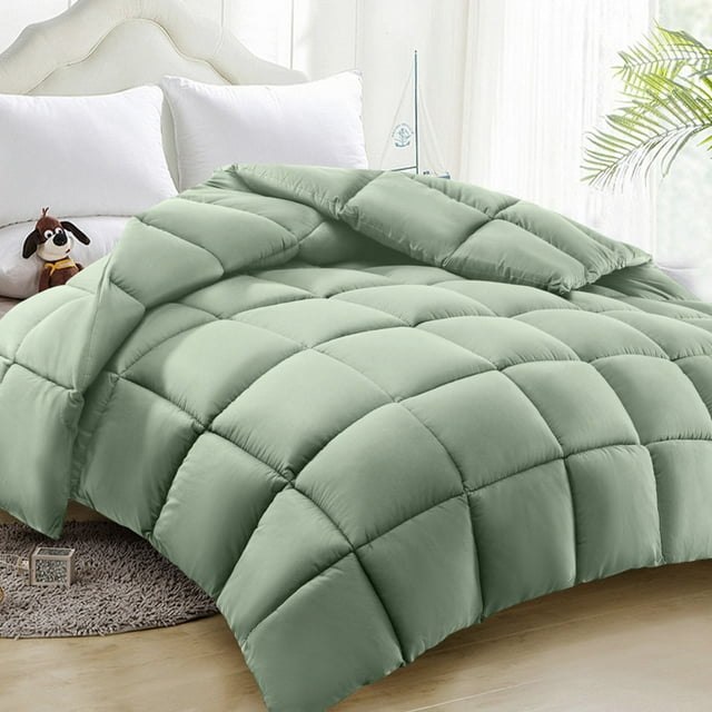 VOUA Cal King Comforter, Sage Green, Down Alternative, Cooling, Quilted
