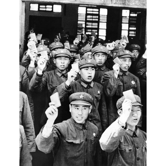 Communist Chinese Soldiers History (18 x 24)