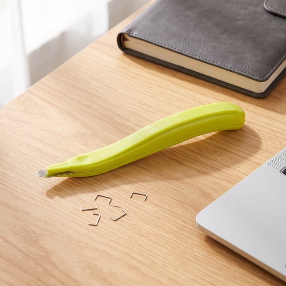 Compact Pen Staple Remover, Ergonomic Staple Puller, Green Mini Tool for Desk and Home Office