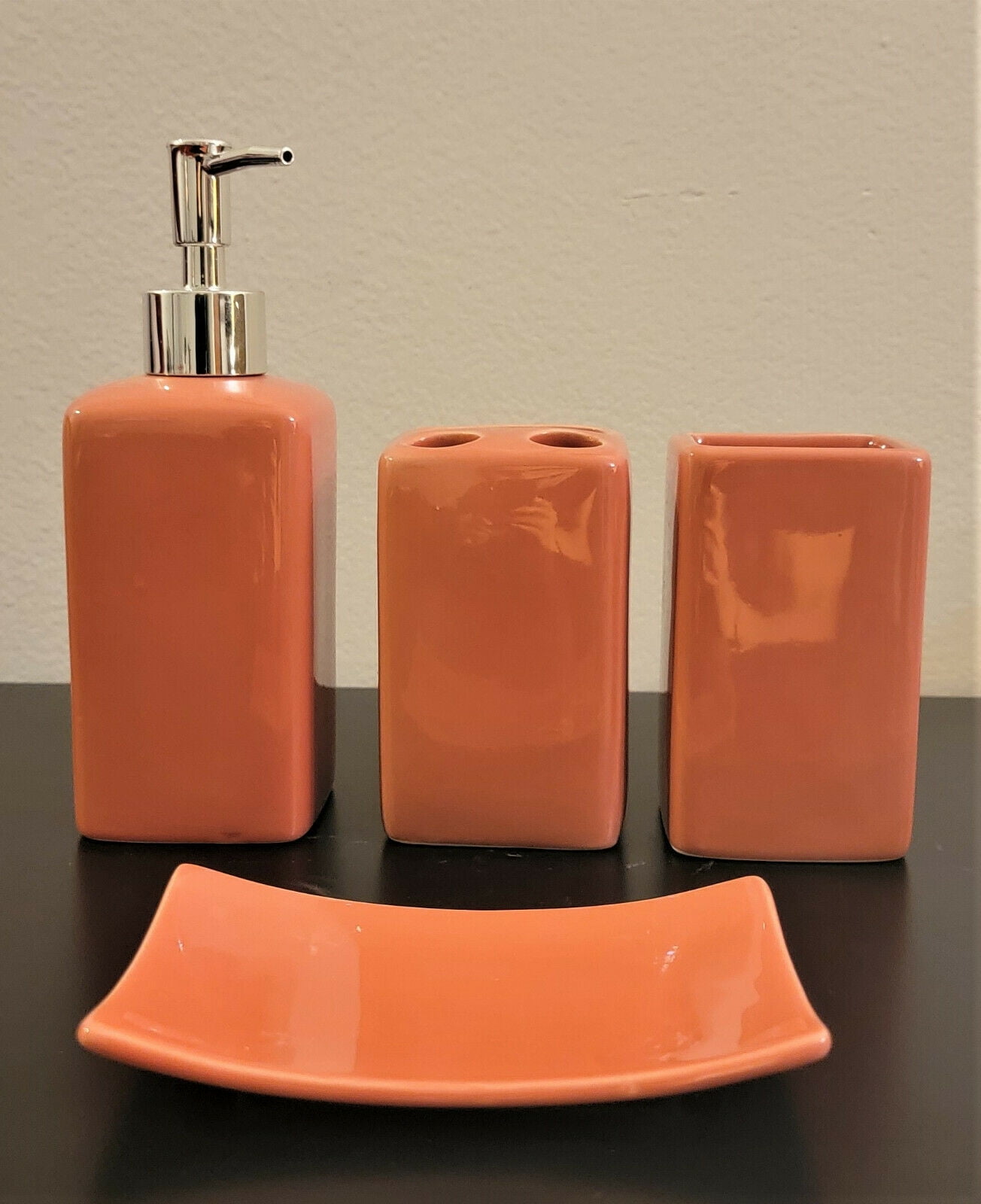Complete 4 Piece Orange Ceramic Shiny Lush Bathroom Accessories Kit Set Rug Mat Lid Cover For Bathroom Vanity Dcor Solid Color Sold Separately