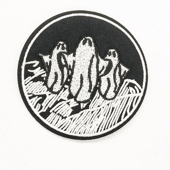 Computerized Embroidery Cloth Iron on/Sew on Patches Costume Accessories Appliques Flat Round Black & White 71mm