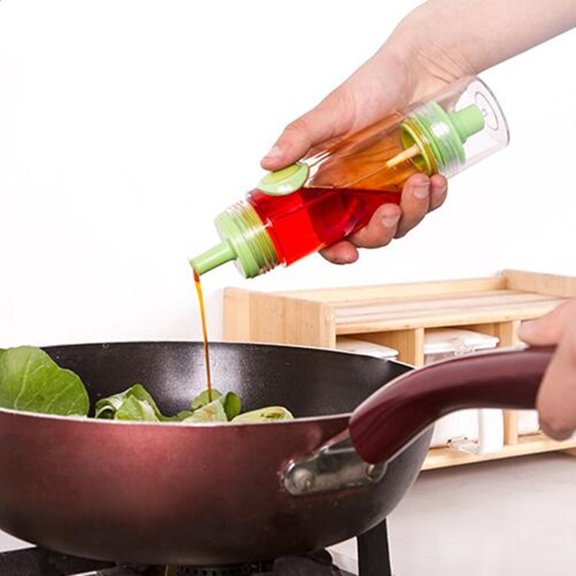 Condiment Bottle for Controlled Pouring with High Temperature Resistance in Green