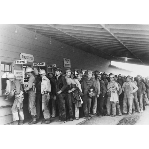 Construction Workers Lined Up On Payday At Shasta Dam History (24 x 18)