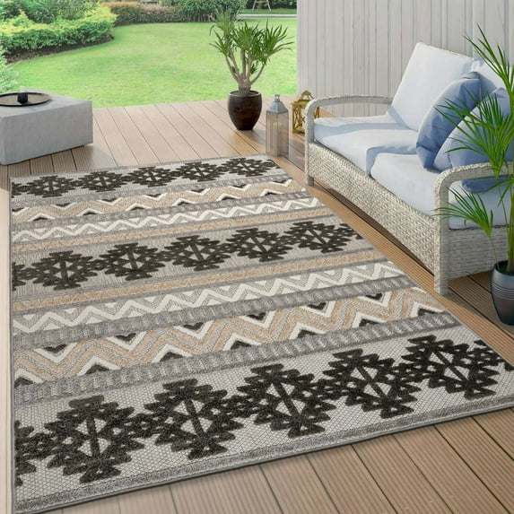 Contemporary Geometric Bohemian Indoor/Outdoor Gray 5' x 7' Area Rug