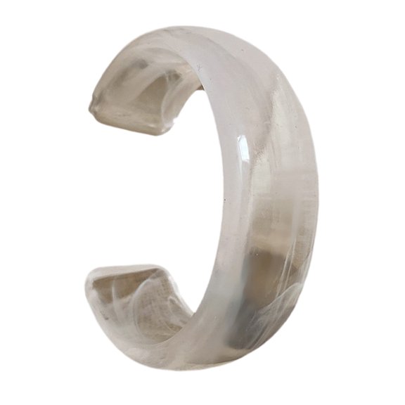 Contemporary Wide Acrylic Bangle with Geometric Design, Comfortable Opening for Women Fashion Enthusiasts, Party & Everyday