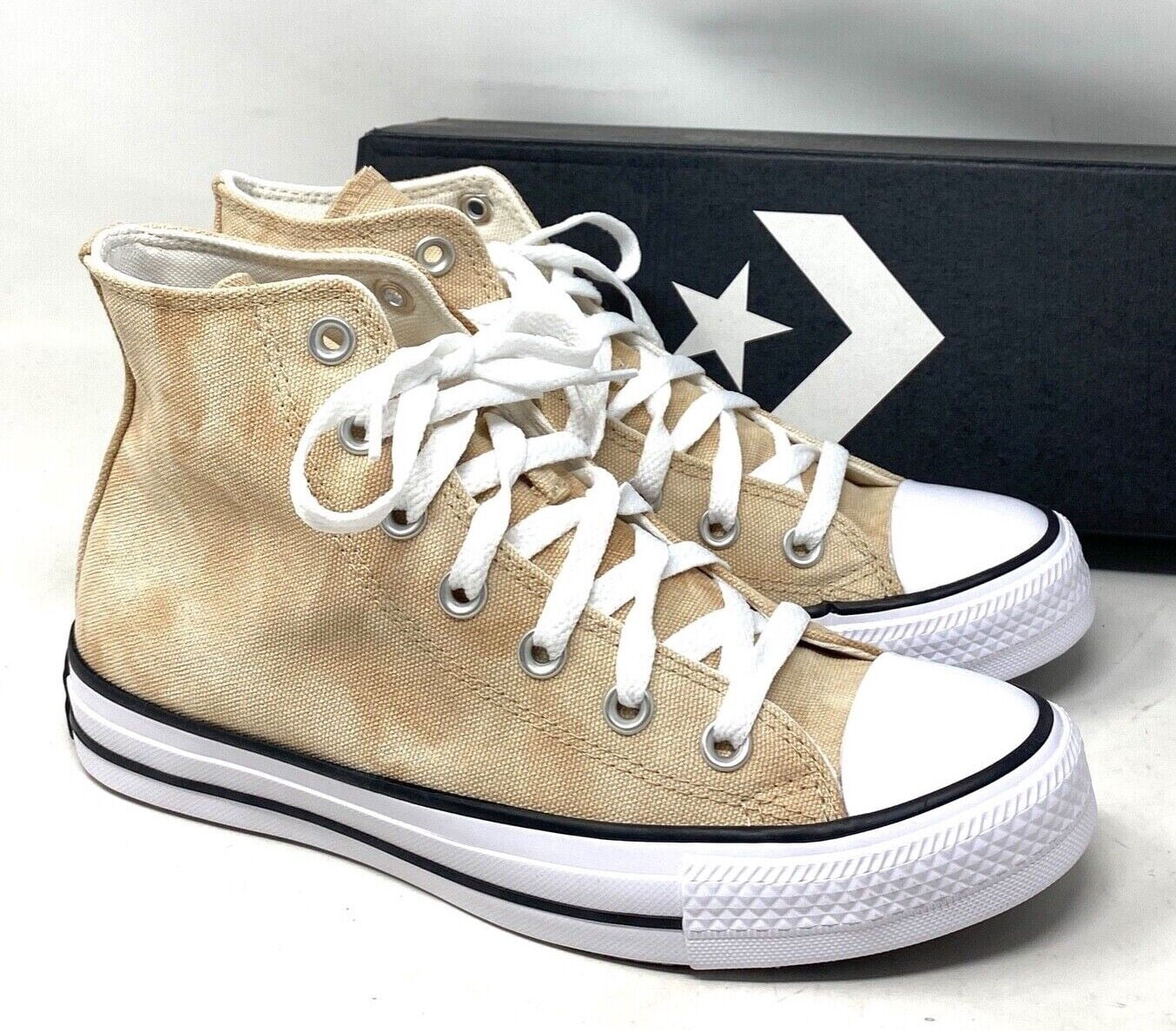 Converse Unisex Chuck Taylor All Star Low Top Lace Up Sneakers