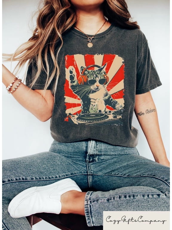 Cool DJ Cat T-shirt, Funny Cat With Headphones Shirt, Stylish Cat Lovers Gift, DJ Cat Kitty Sweatshirt, Trendy Cat Graphic Shirt