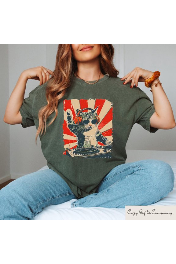 Cool Dj Cat T-Shirt, Funny Cat With Headphones Shirt, Stylish Cat Lovers Gift, Dj Cat Kitty Shirt, Trendy Cat Graphic Shirt