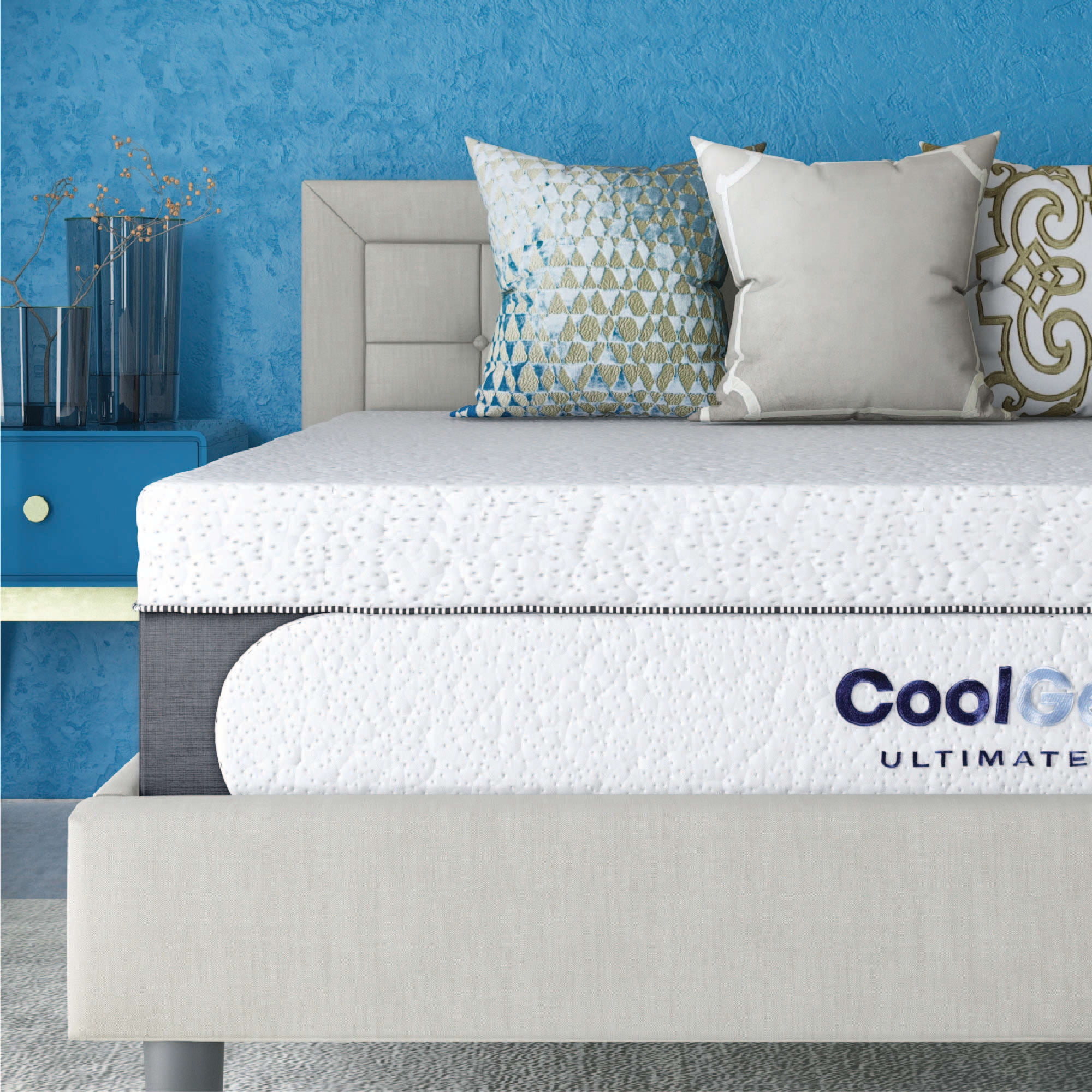Cool Gel 14" Queen Medium Tight Top Gel Memory Foam Mattress with 2 Bonus Pillows