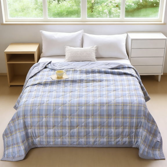Cooling Summer Quilt Twin 39x59 Inch Super Soft Brushed Polyester Lightweight Comforter Breathable Air Conditioned Blanket Multicolor Machine Washable All Season Bed Cover