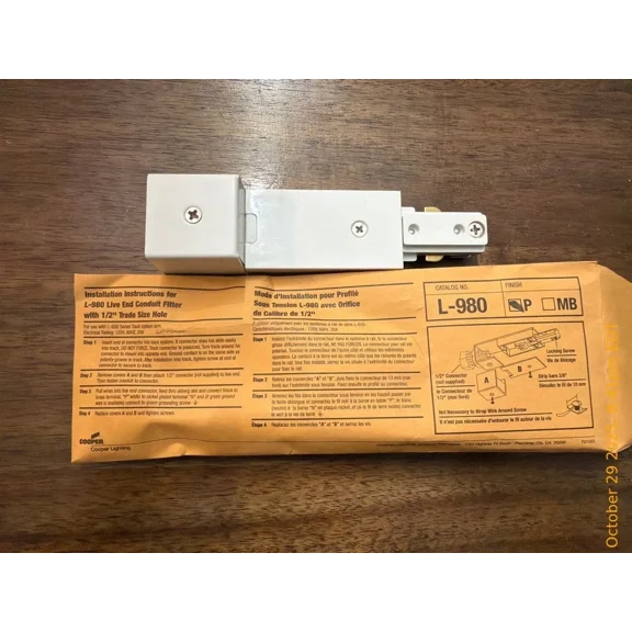 Cooper Lighting L-980P Live End Conduit Fitting 1/2" Trade White