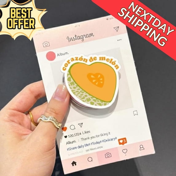 Corazón de Melón Magnetuc Phone Grip – Cute Heart Melon Phone Stand with Playful Spanish Text, Fun and Stylish Phone Accessory