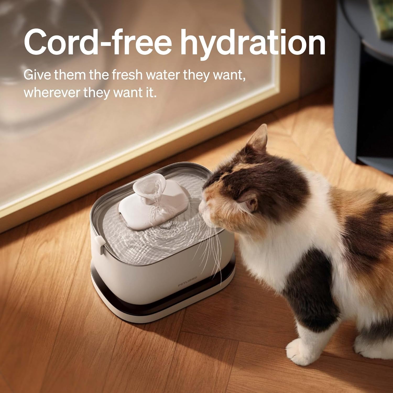 Cordless Cat Water Fountain with Stainless Steel Tray, 2.5L Battery Operated Dockstream Pet Fountain for Indoor Cats