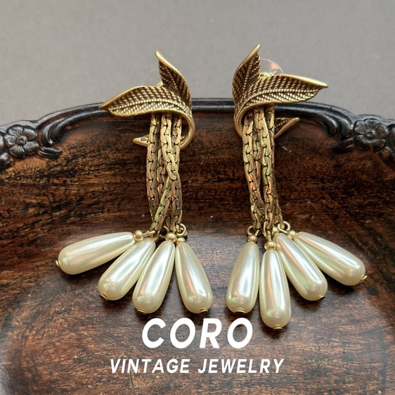Coro Medieval Vintage Vintage Style Leaf Tassel Pearl Stud Earrings Set Long Premium Feeling Earrings