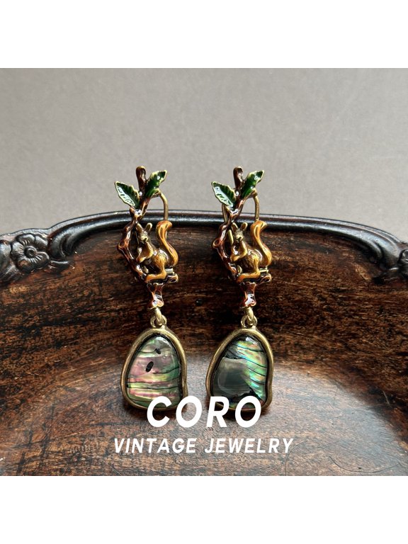 Coro antique vintage painted enamel three-dimensional squirrel earrings niche design abalone shell earrings earrings