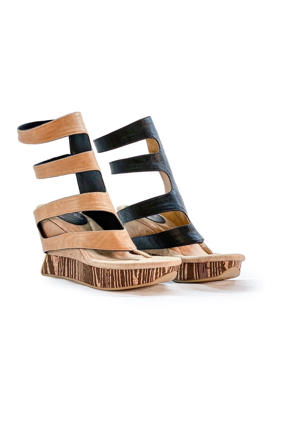 Corona 2 - Beige flips to Black