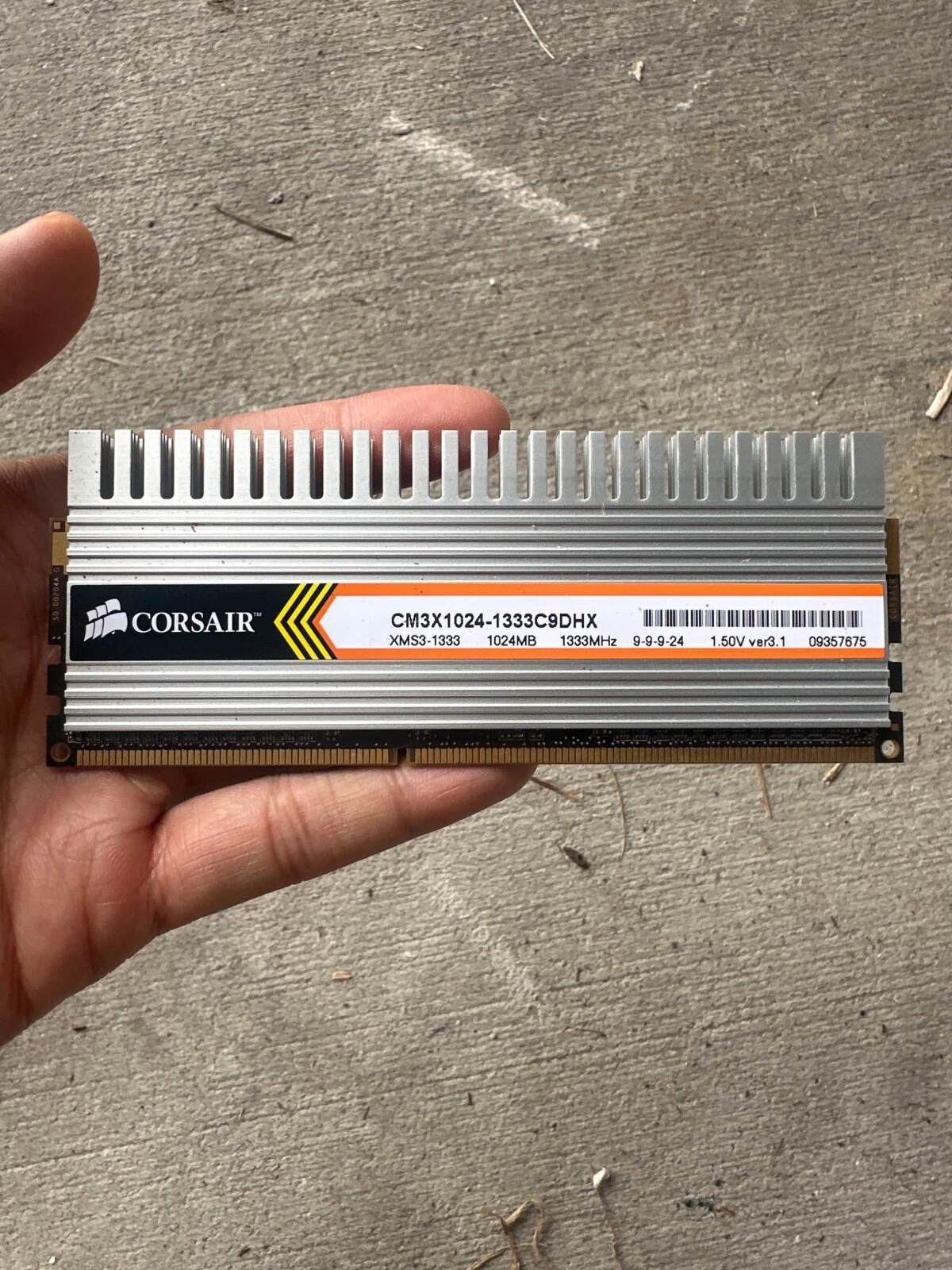 Barrette Mémoire Corsair XMS3 DDR3 – 2 X 1GB (PC3-10600) – Occasion