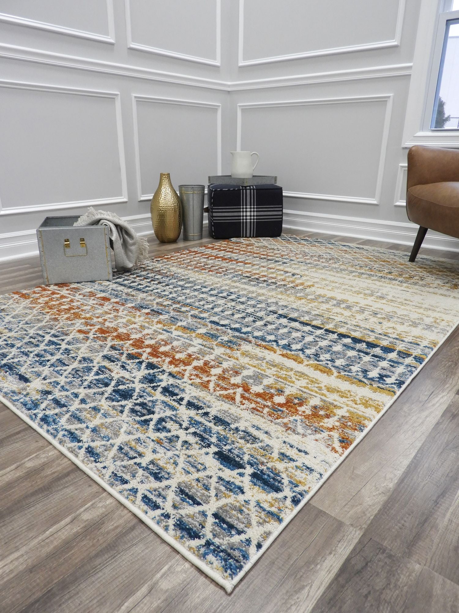 Amelie Ivory Abstract Vintage Synthetic Round Rug, 8'x10'