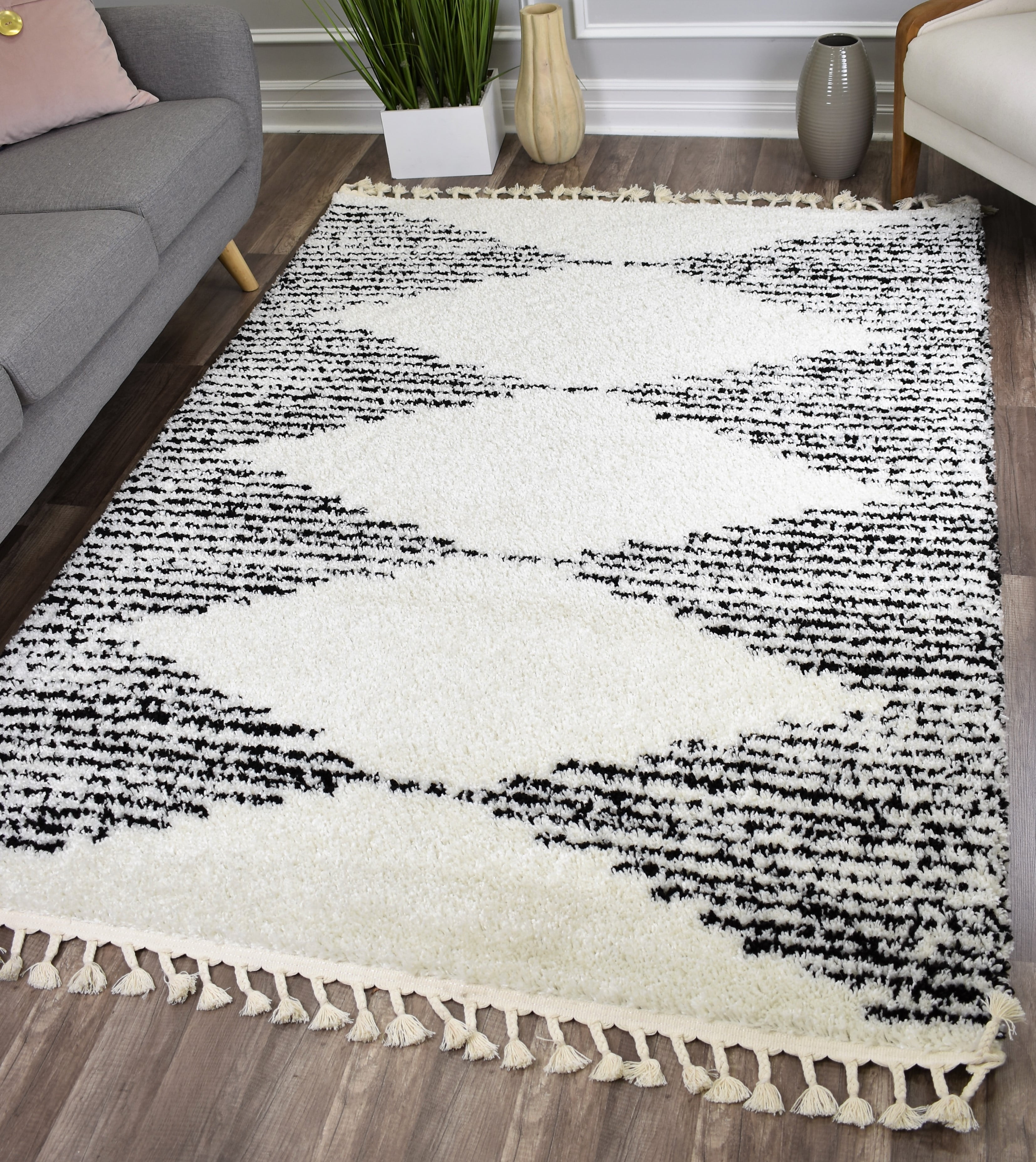 Heath White and Black Diamond Shag Synthetic Area Rug, 8' x 10'
