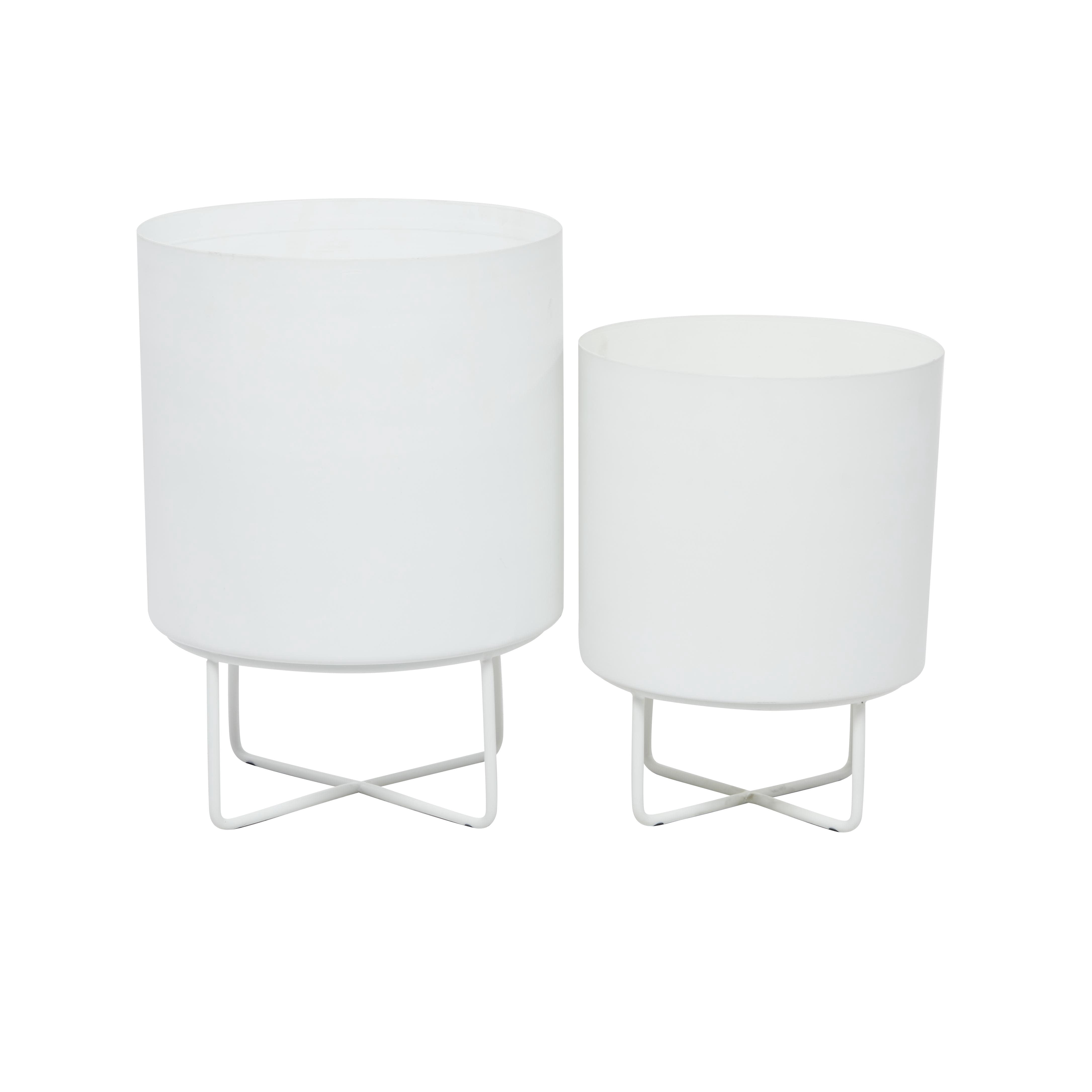 CosmoLiving by Cosmopolitan White Metal Indoor Outdoor Indoor Outdoor Planter, Set of 2 16", 13"H