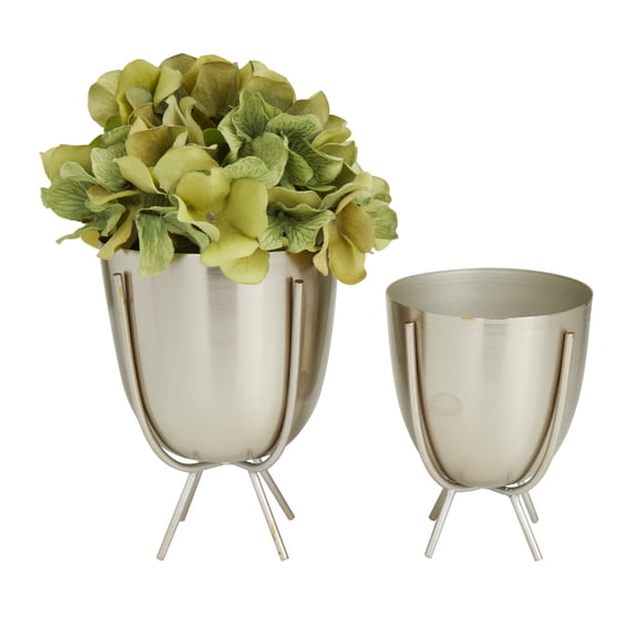 CosmoLiving by Cosmopolitan 7", 6"H Small Silver Metal Planter with Removable Stand (2 Count)
