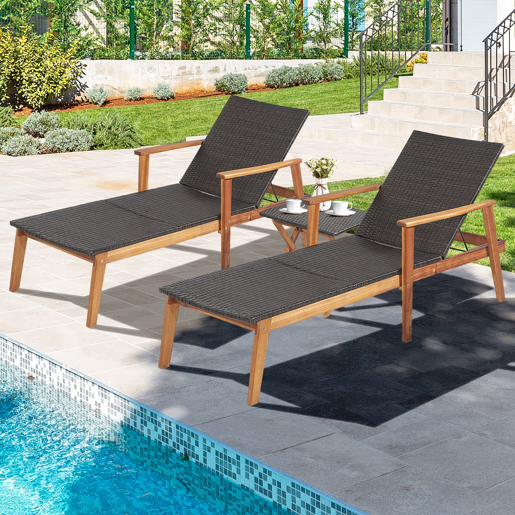 Folding wicker lounge chair discount