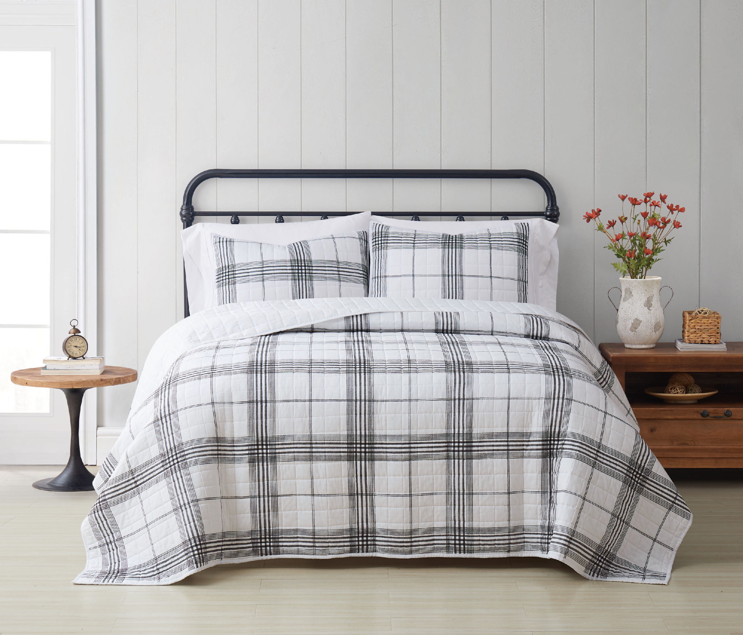 White and Black Cotton Twin XL Reversible Quilt Set