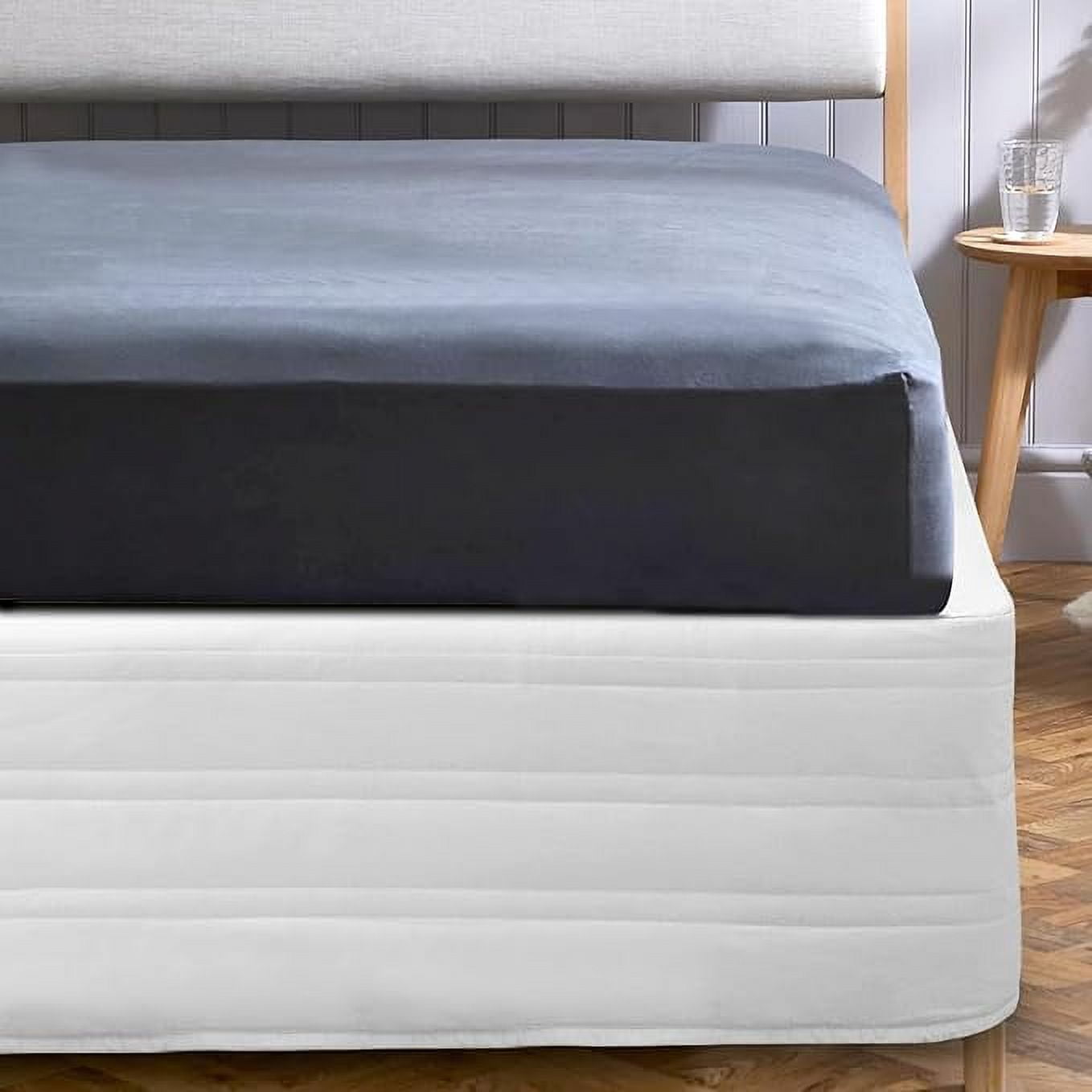 Cotton Blended Quilted White King Bed Skirt, Hang Down Feeling Enhancement