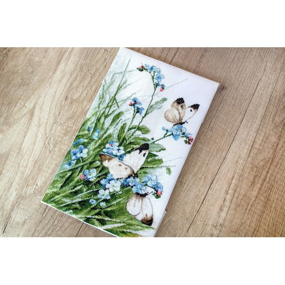 Counted Cross Stitch Kit Butterflies and bluebird flowers Leti939