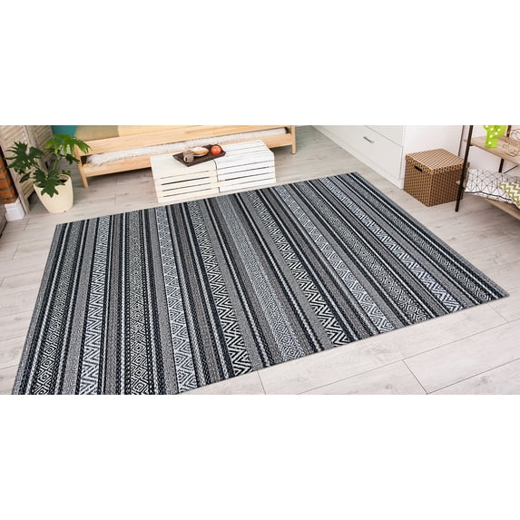 Couristan Cape Cobija Indoor/Outdoor Area Rug, 7'10" x 10'9", Oscura