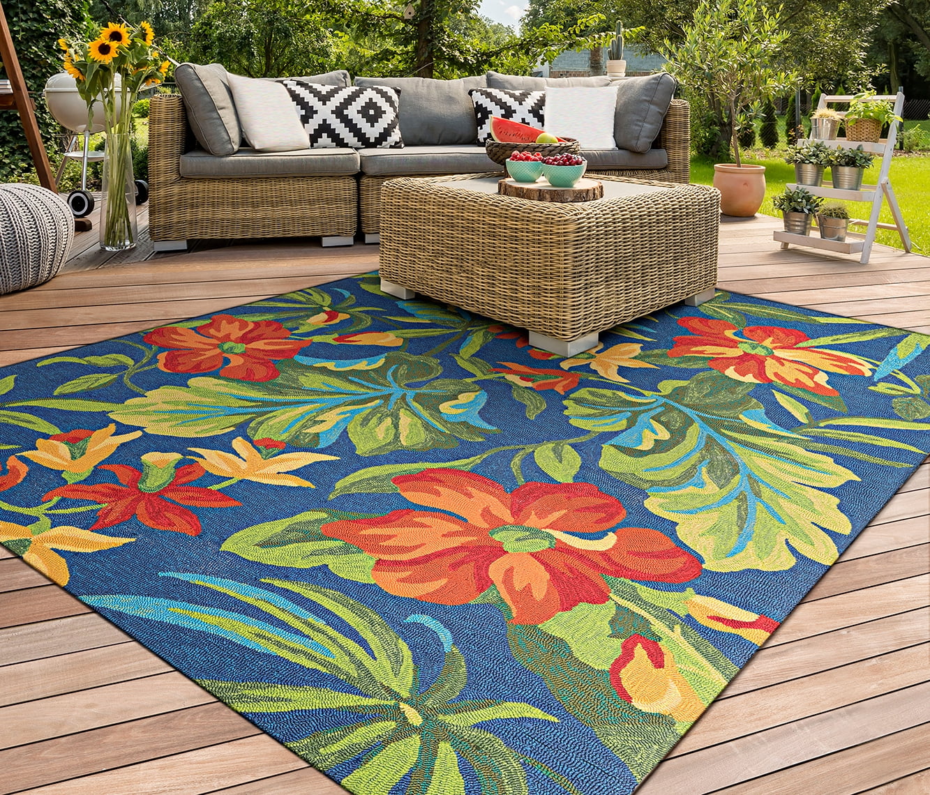 Couristan Covington Indoor/Outdoor Tropical Orchid Area Rug, Azure