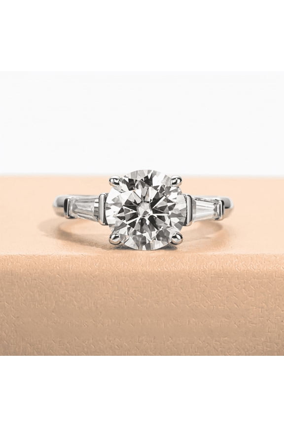 Cow Jewel 14K White Gold Anniversary Ring – 2.62 Ct Round Cut Lab-Created Diamond – 3-Stone Engagement Ring for Special Events – Wedding Gift & Mid-Century Style