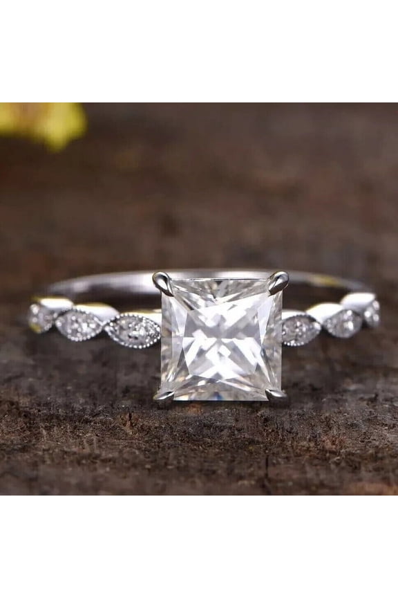 Cow Jewel 14K White Gold Ring for Her - 2.1 Ct Princess Cut Diamond in Prong Setting - Elegant Anniversary Gift for Women - Timeless Engagement Wedding Ring