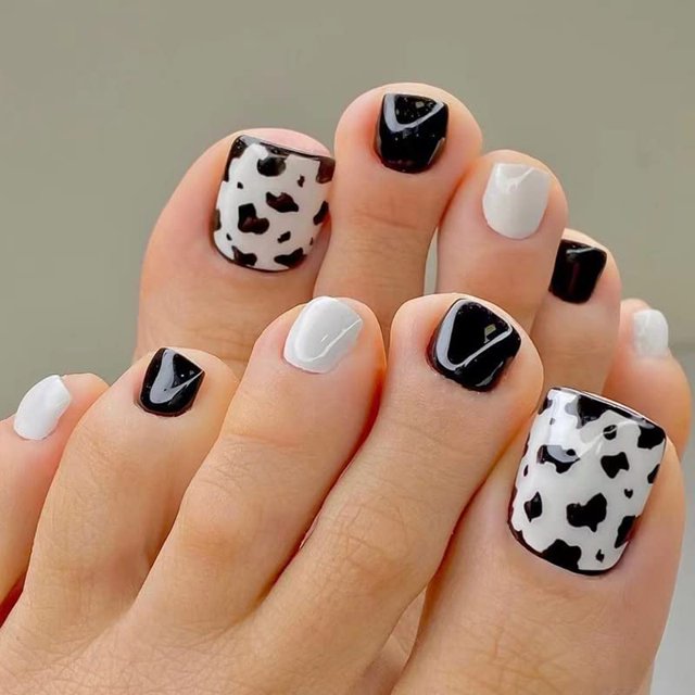 Cow Pattern Short Square False Nails for Feet,French Press on Toenails