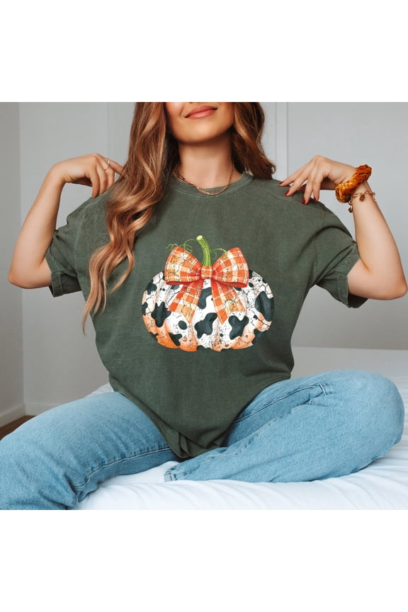 Cow Pumpkin Coquette Distressed - Garment Dyed Tee
