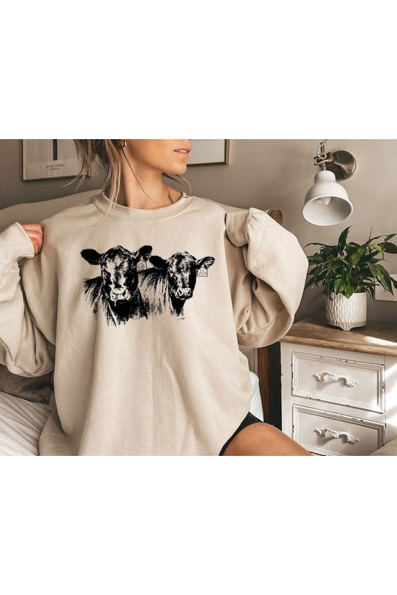 Cow Sweatshirt, Cow Shirt, Western Crewneck Comfort Sweatshirt Cottagecore Clothing Cow Sweater, Comfort Western Wear Gifts for Cow Lovers
