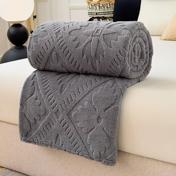 Cozy Air Conditioning Blanket - Lightweight Fleece Throw for Summer Use - Perfect for Sofa Bed and Office Nap with Breathable Material
