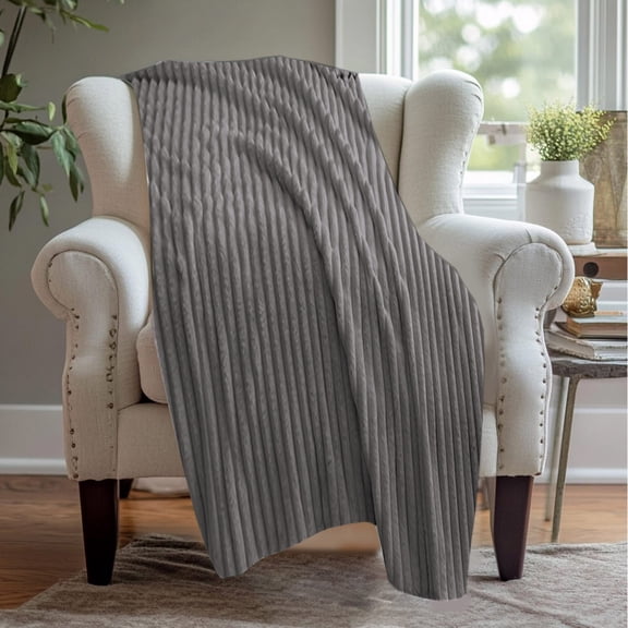 Cozy Blanket, Soft Double Layer Raschel Blanket with Luxurious Warmth, Fleece Throw for Beds and Sofas, Stylish Bedding Essential for Winter Comfort (Gray)