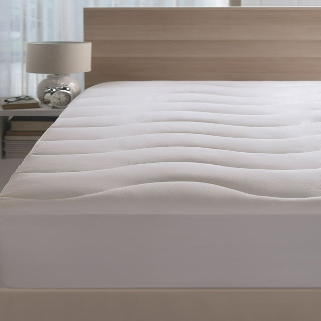 Cozy Clouds Cooling Queen Mattress Pad with Coolmax