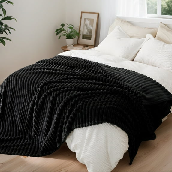 U by Bedsure Black Fleece King Blanket for Couch - Super Soft Cozy Blankets for Women, Girls