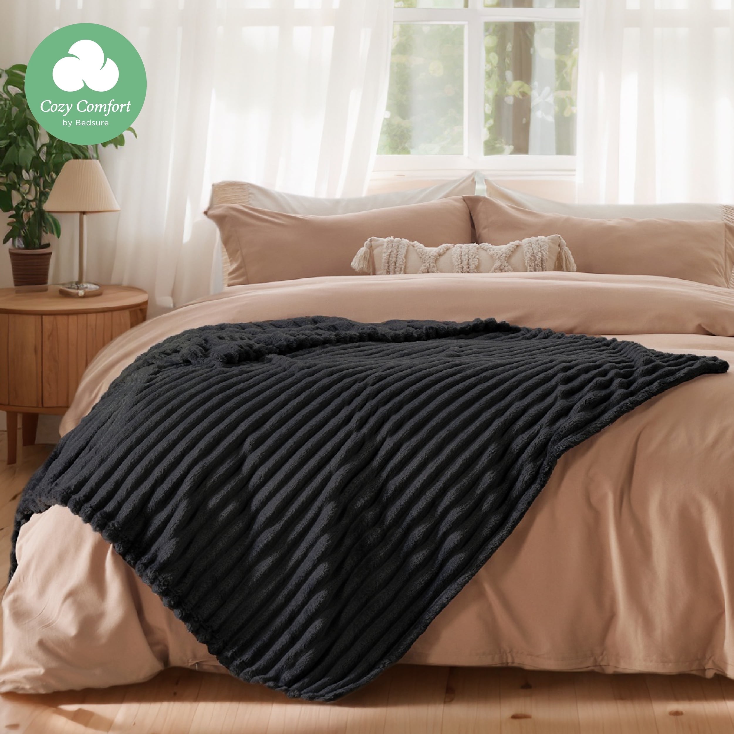 Cozy Comfort Black Fleece Throw Blanket for Couch - Super Soft Cozy Blankets for Women, Girls, 50x60 inches
