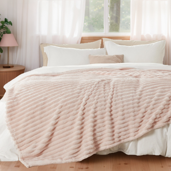 U by Bedsure Crystal Pink Fleece Queen Blanket for Couch - Super Soft Cozy Blankets for Women, Girls, 90x90 inches