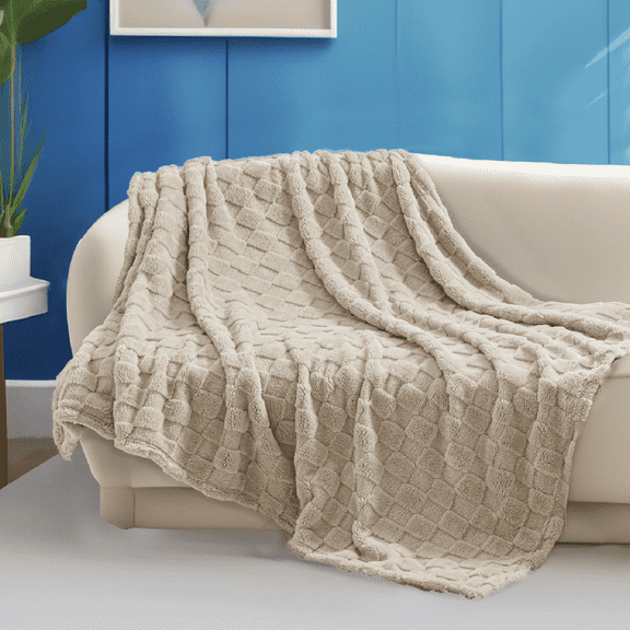 U by Bedsure Fleece Throw Blanket for Couch - Super Soft Cozy Blankets for Women, Girls, 50x60 inches, Light Brown
